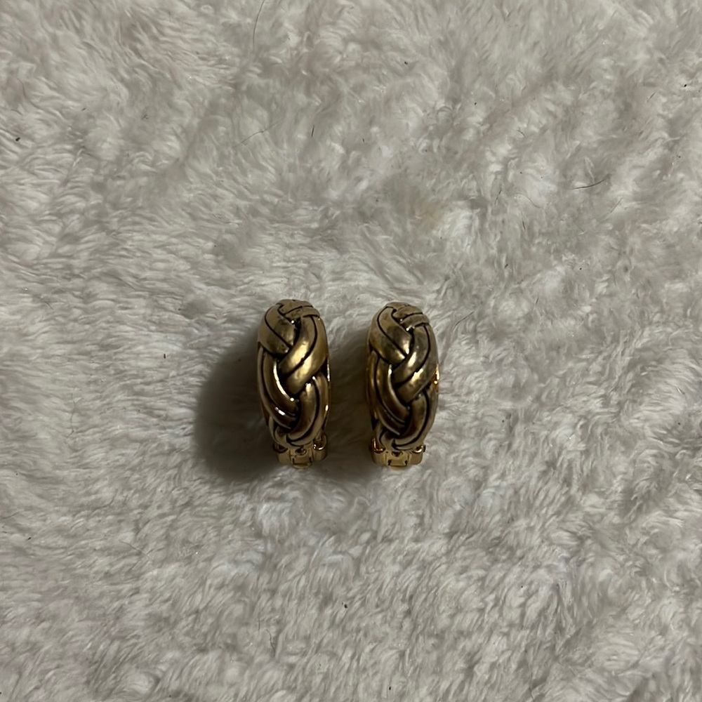Lia Sophia Gold Tone Clip On Earrings